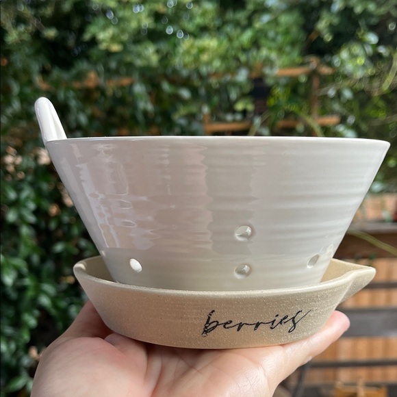 Mud Pie Other - White Ceramic Berry Colander with Tan Base